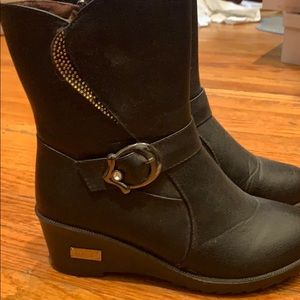 Lined black boots Size 7
